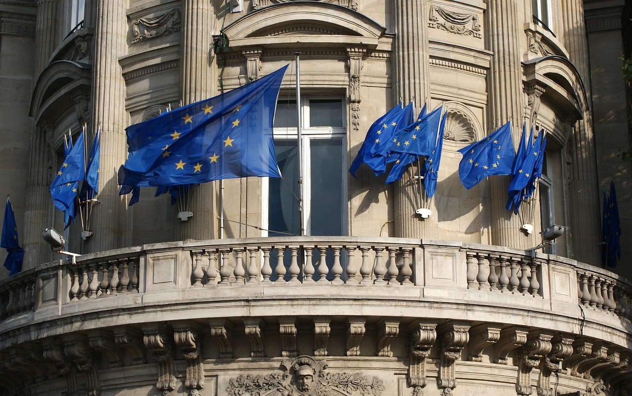 Komisja Europejska wszczęła postępowanie w sprawie braku implementacji postanowień 6. Dyrektywy AML